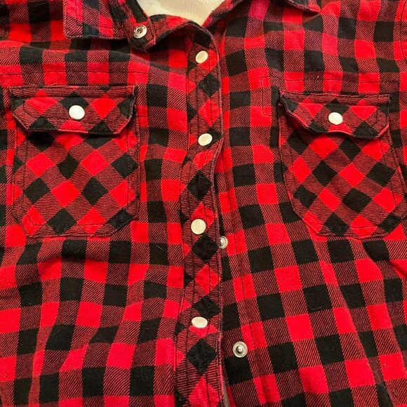 B.C Clothing Red plaid fleece woman's jacket with pearl snap buttons S. small. - Picture 6 of 6